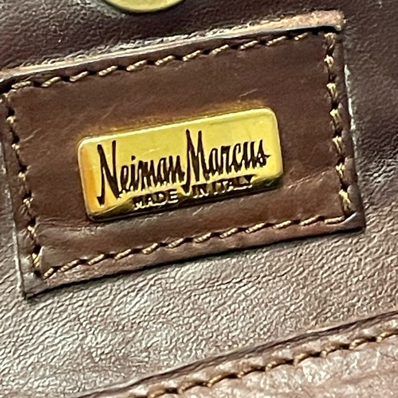 Neiman Marcus Dark Brown Leather Messenger Bag. Crossbody. Italy. Pre-owned - Picture 5 of 11